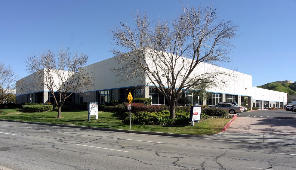 Primary Photo Of 25620 Rye Canyon Rd, Valencia Warehouse For Lease