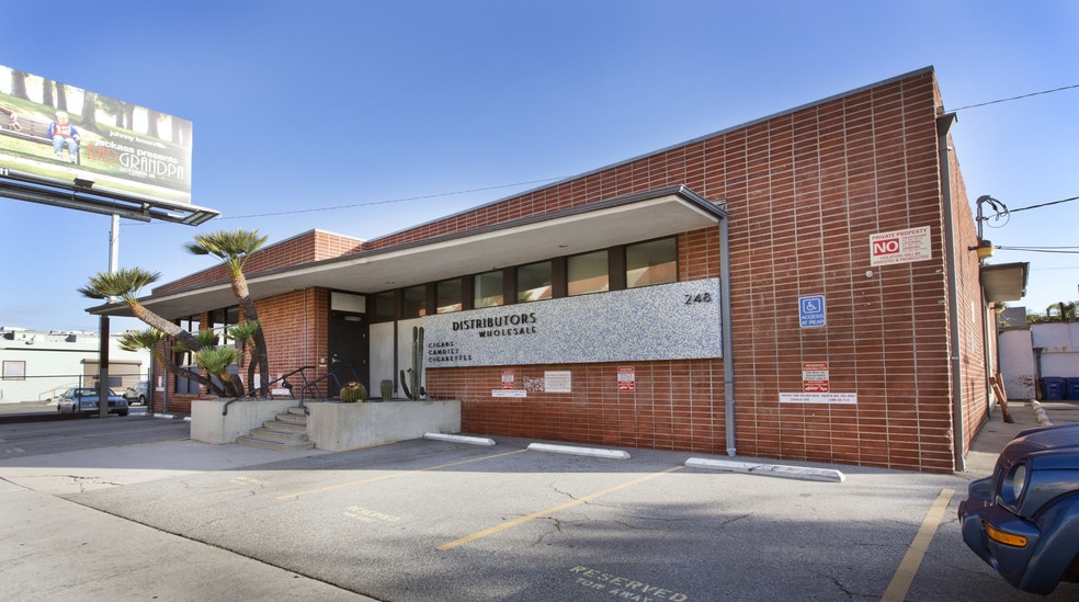 Primary Photo Of 248 Main St, Venice Light Distribution For Lease