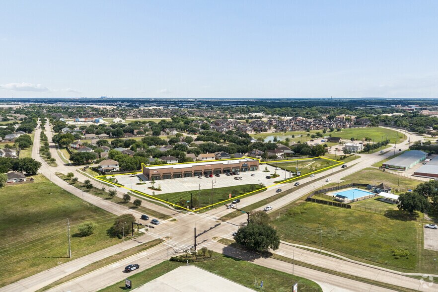 More Photos Of 5149 Reading Rd, Rosenberg Storefront For Sale