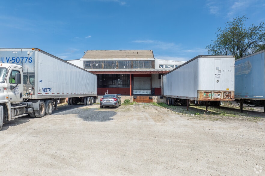 More Photos Of 6225 State Rd, Philadelphia Warehouse For Lease