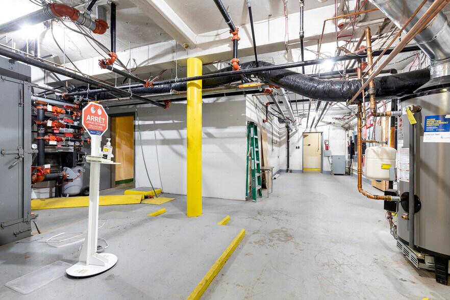 More Photos Of 21 Rue Messier, Mont-saint-hilaire Apartments For Sale