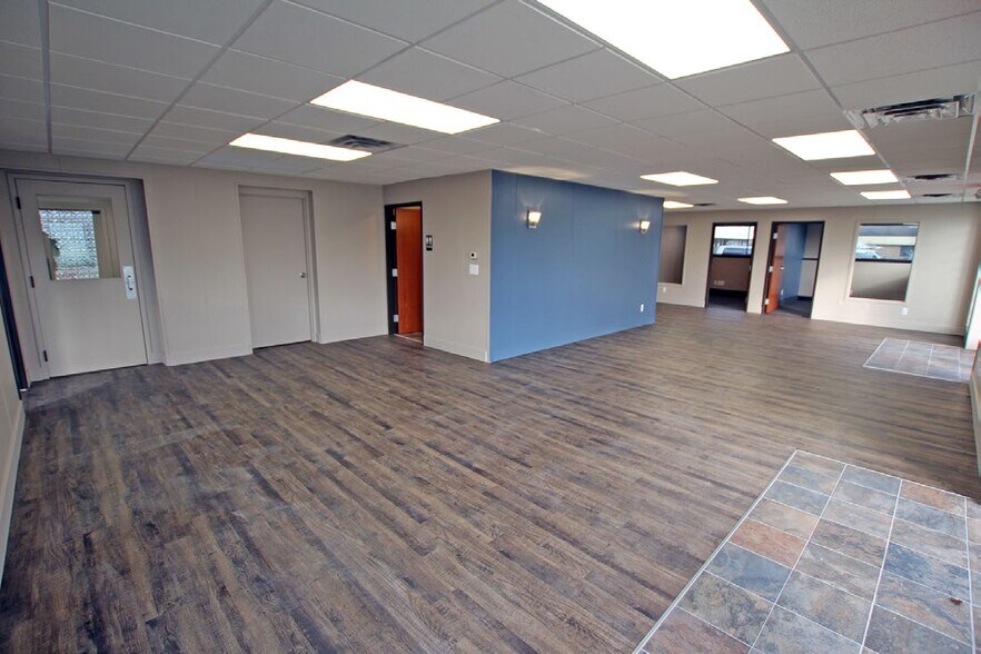 More Photos Of 4224 Martin Rd, Commerce Township Warehouse For Lease