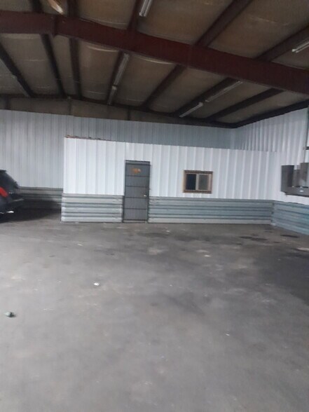 More Photos Of 4823 Winfield Rd, Houston Manufacturing For Lease