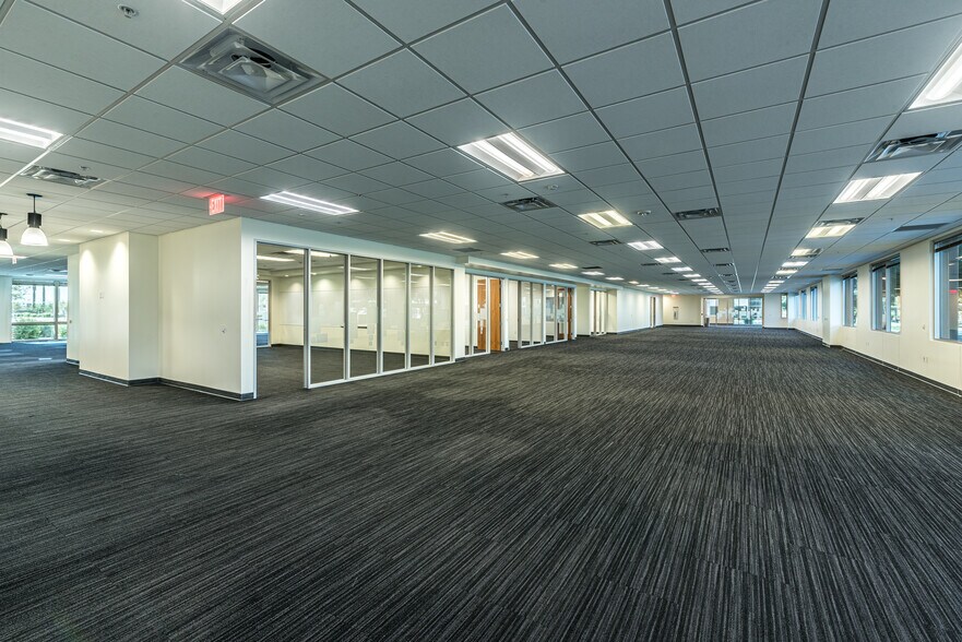 More Photos Of 8990 W Glendale Ave, Glendale Office For Sale