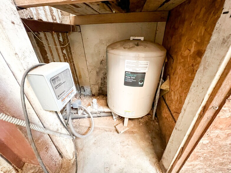 More Photos Of 1304A Dayton Rd, Midland Warehouse For Sale