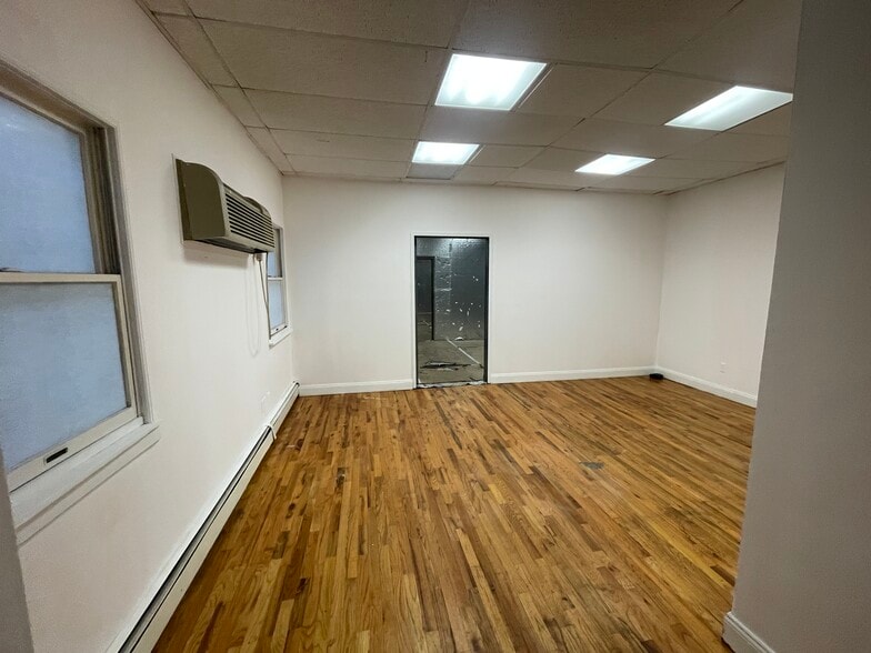 More Photos Of 413-415 E 119th St, New York Warehouse For Lease