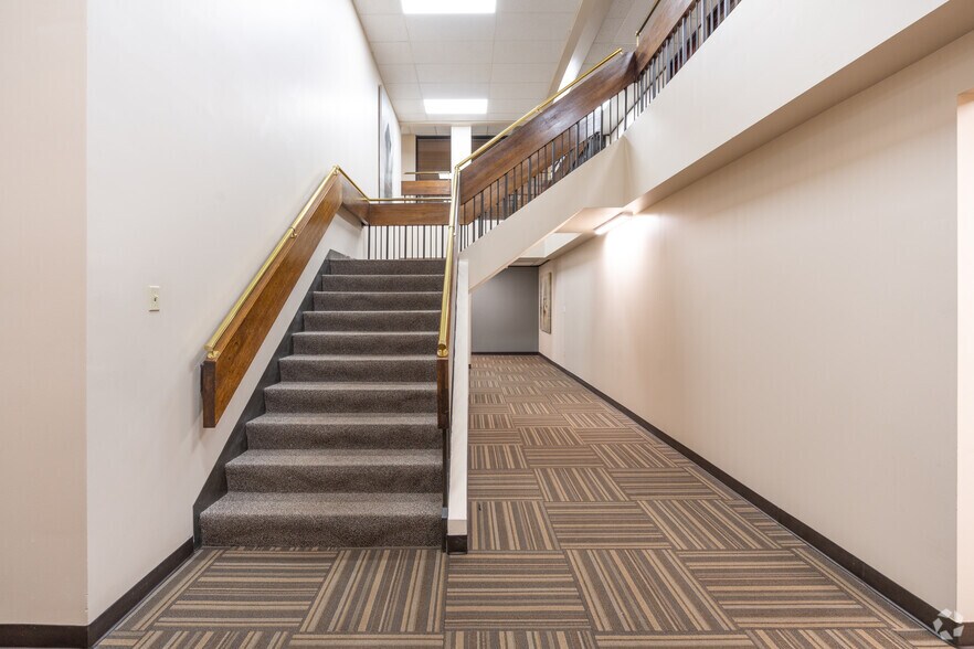 More Photos Of 303 E Main St, League City Office For Lease