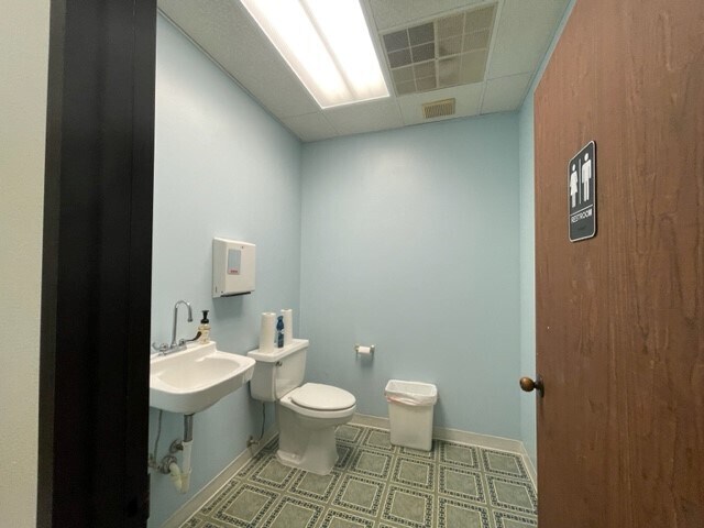 More Photos Of 926 14th St N, Texas City Medical For Sale