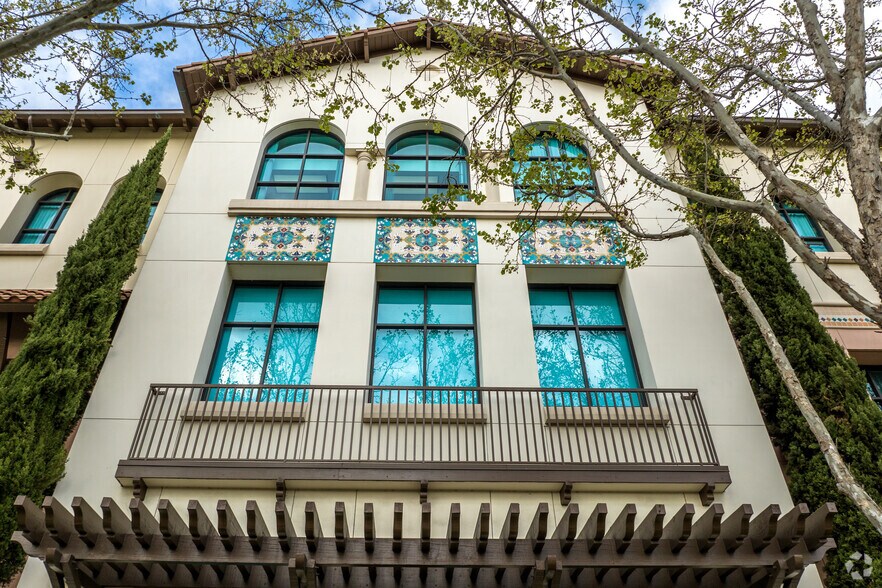 More Photos Of 1000 San Leandro Blvd, San Leandro Office For Sale