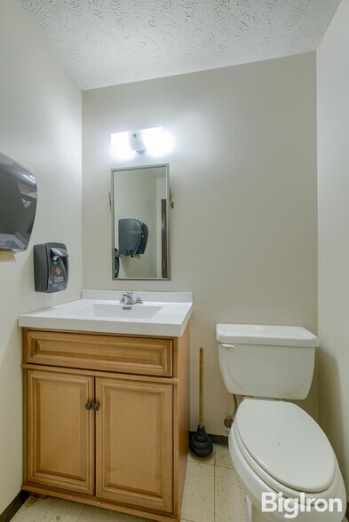 More Photos Of 130 S 5th St, Hebron Apartments For Sale