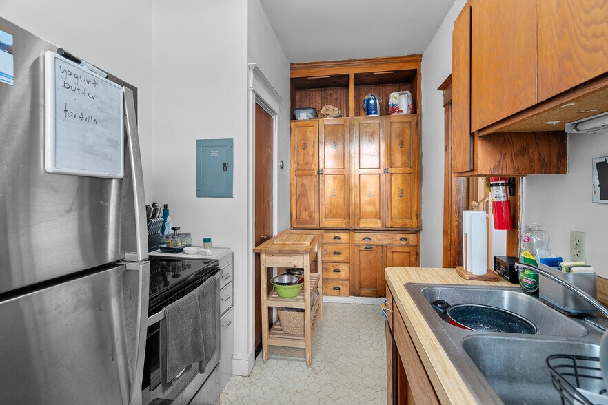 More Photos Of 583 Holly Ave, Saint Paul Apartments For Sale