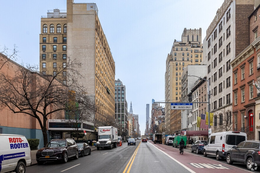 More Photos Of 336 W 23rd St, New York Apartments For Sale