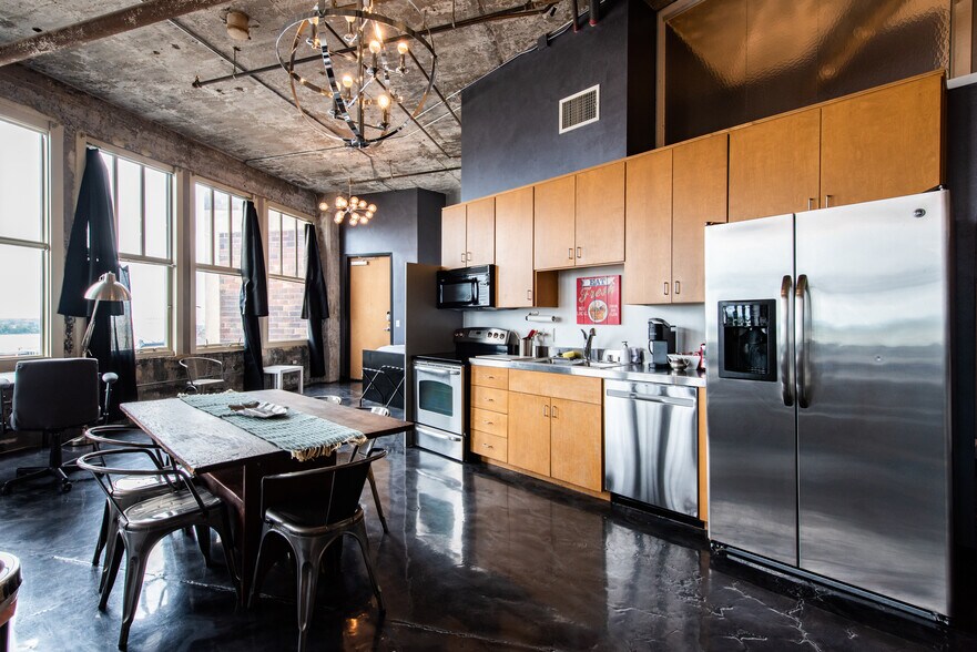 More Photos Of 815 W Market St, Louisville Apartments For Sale