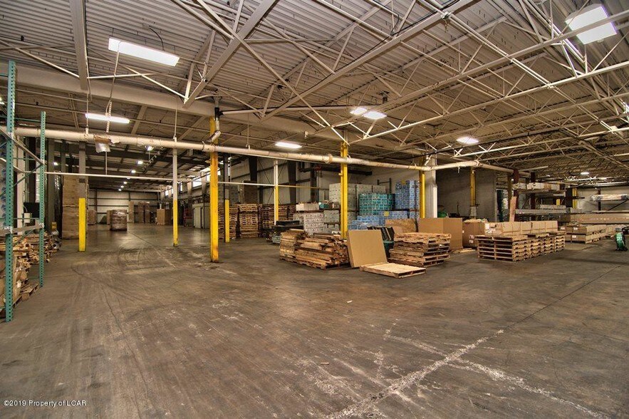 More Photos Of 220 Oak Hill Rd, Mountain Top Distribution For Sale