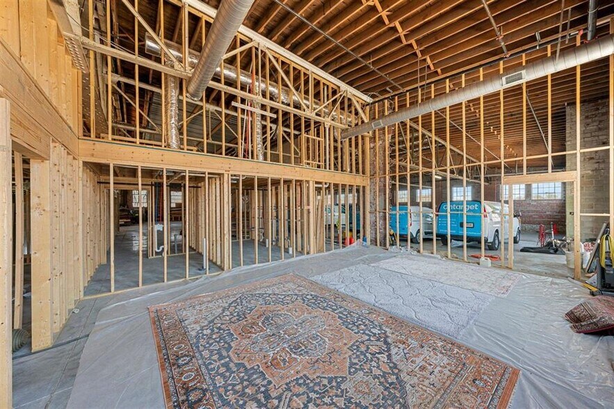 More Photos Of 1349 Adams St, Bowling Green Distribution For Sale