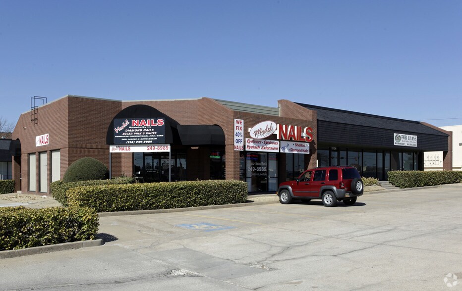 More Photos Of 7104 S Mingo Rd, Tulsa Unknown For Lease