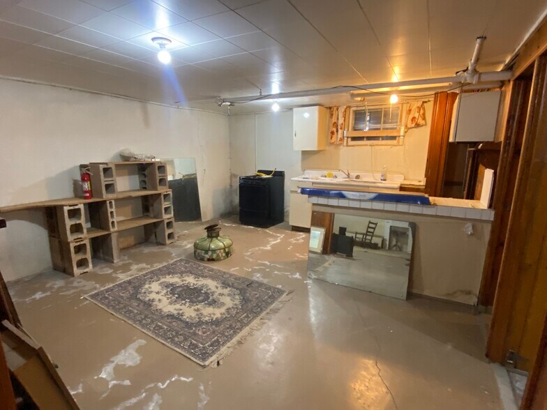 More Photos Of 1348 E Cherry St, Springfield Office For Lease