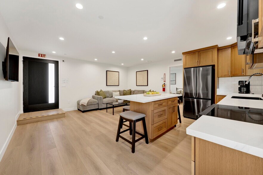 More Photos Of 7410 Denny Ave, Sun Valley Healthcare For Sale