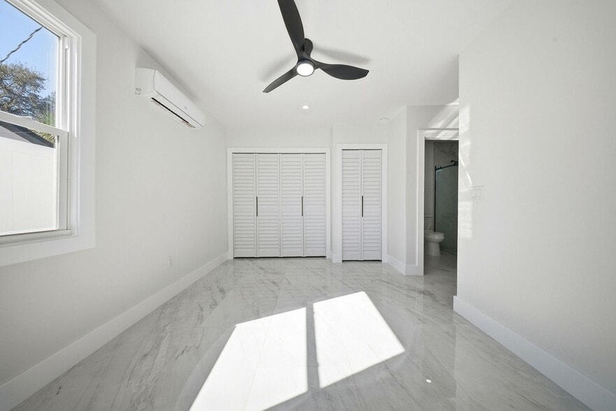 More Photos Of 2051 1st Ave N, Saint Petersburg Office Residential For Sale
