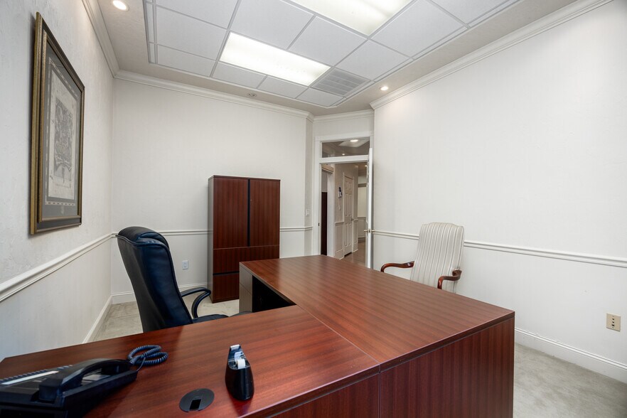 More Photos Of 2750 NW 43rd St, Gainesville Office For Lease