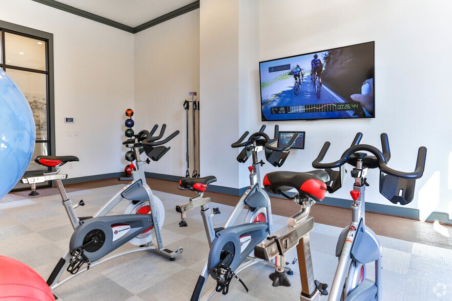 More Photos Of 1750 Camden Rd, Charlotte Apartments For Lease