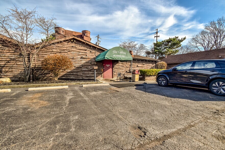 More Photos Of 28810 Lake Shore Blvd, Willowick General Retail For Sale