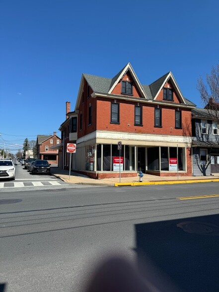 Primary Photo Of 101-115 S Market St, Elizabethtown Storefront Retail Residential For Lease