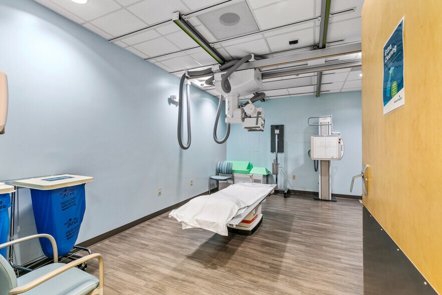 More Photos Of 1928-1936 Salk Ave, Tavares Medical For Lease