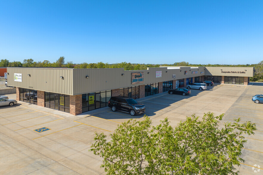 Primary Photo Of 2990 SE 19th St, Moore Storefront Retail Office For Lease