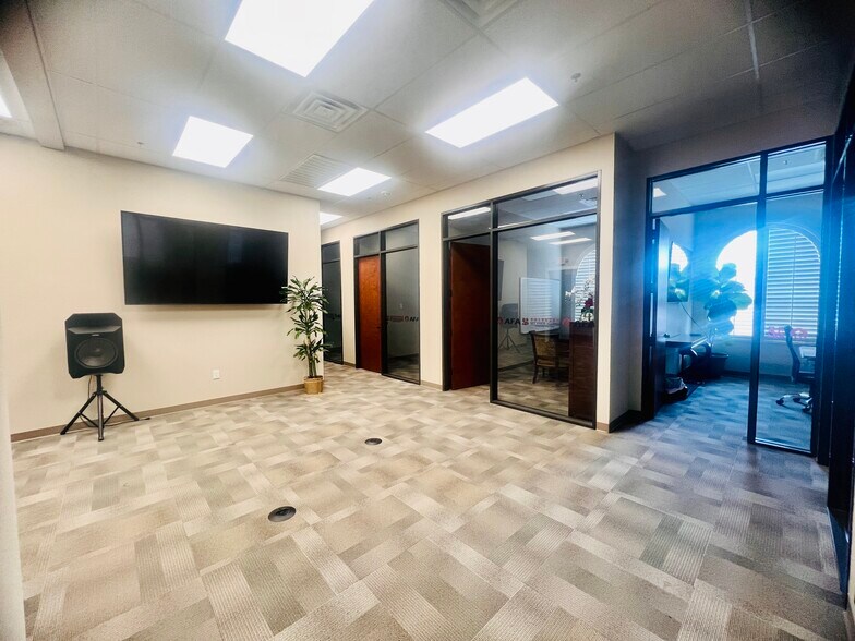 More Photos Of 7709 San Jacinto Pl, Plano Office For Sale