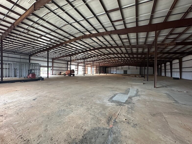 More Photos Of 630 Wofford St, Spartanburg Warehouse For Lease