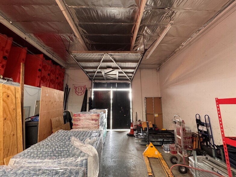 More Photos Of 12913 S Broadway, Los Angeles Manufacturing For Sale