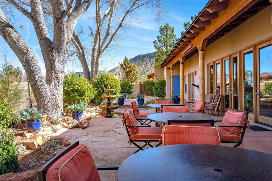 More Photos Of 10 Rojo Dr, Sedona Hotel For Sale