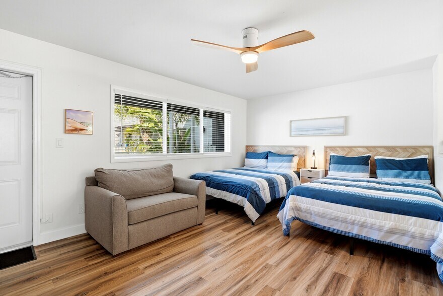 More Photos Of 11965 Gulf Blvd, Treasure Island Hotel For Sale