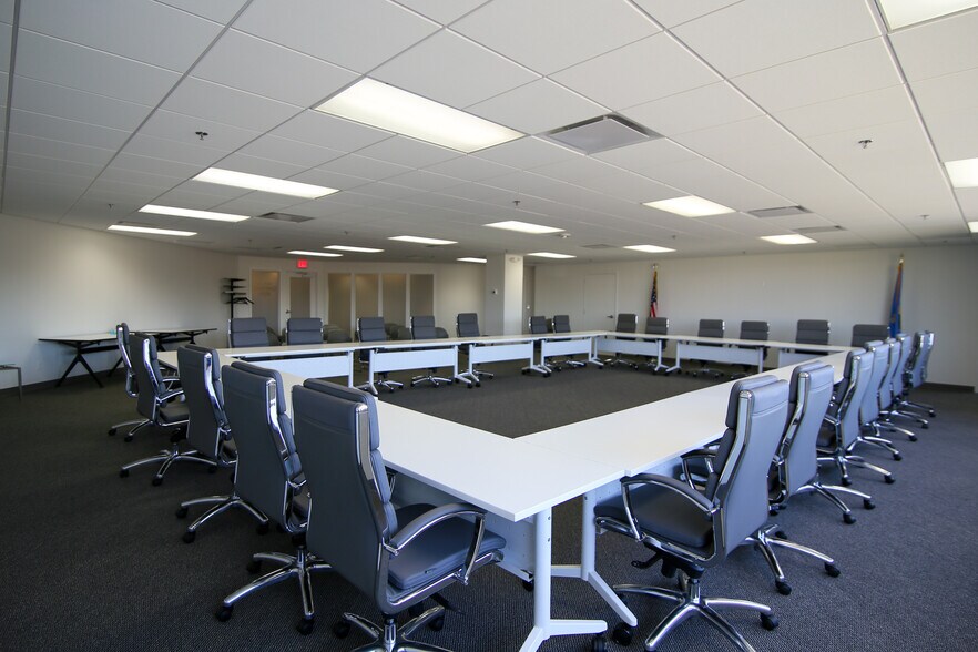 More Photos Of 301 NW 63rd St, Oklahoma City Office For Lease