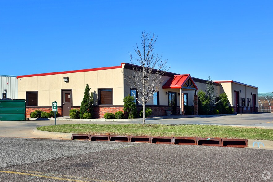 Primary Photo Of 3560-3564 Macdonnell Dr, Norman Light Distribution For Sale