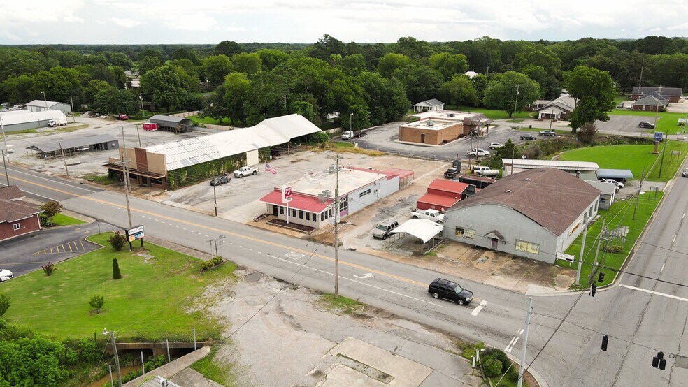 Primary Photo Of 15908 Main St, Town Creek General Retail For Sale