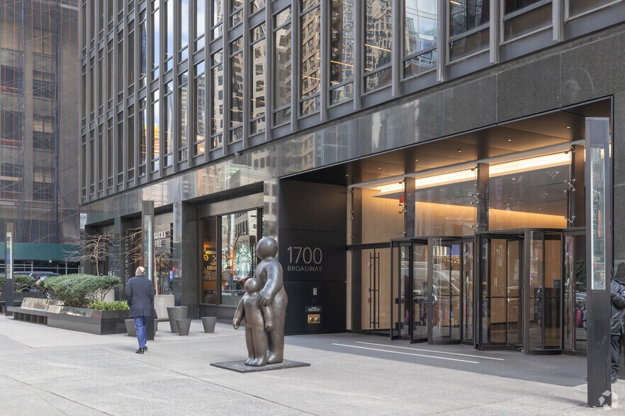 More Photos Of 1700 Broadway, New York Office For Lease