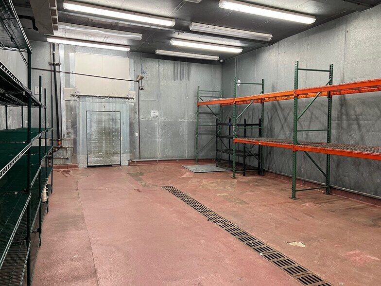 More Photos Of 446 S Towne Ave, Los Angeles Food Processing For Lease