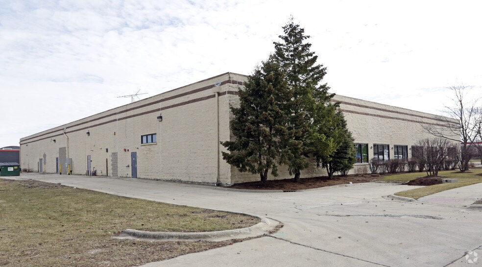 More Photos Of 7455 Jensen Blvd, Hanover Park Schools For Sale