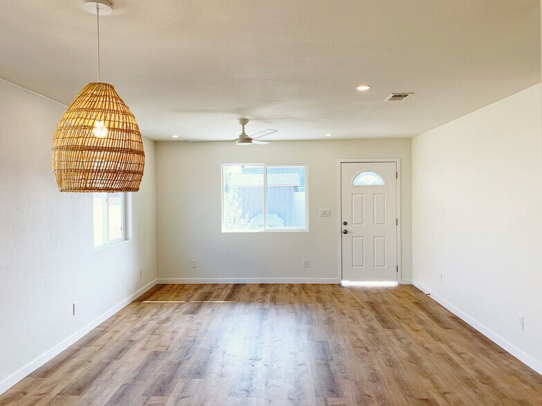 More Photos Of 11835 Gale Ave, Hawthorne Multifamily For Sale