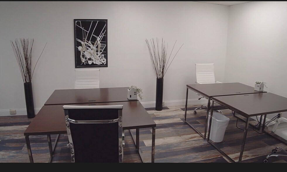 More Photos Of 912 Drew St, Clearwater Office For Lease