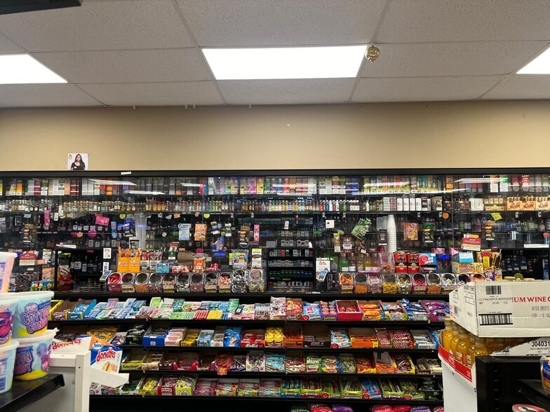 More Photos Of , Saint Louis General Retail For Sale