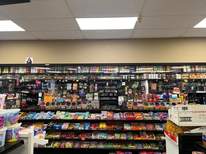More Photos Of , Saint Louis General Retail For Sale