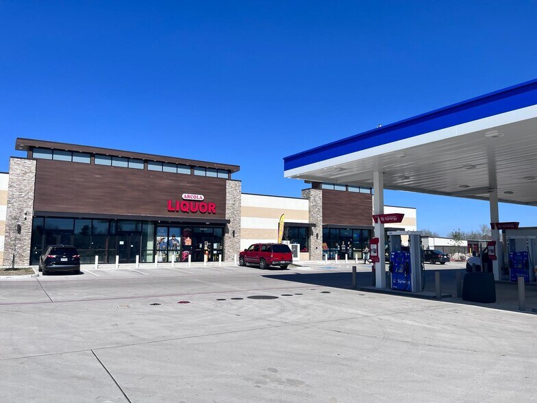 More Photos Of 14105 Highway 6, Rosharon Service Station For Lease
