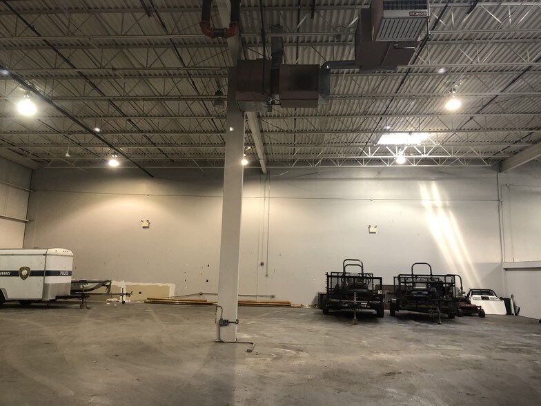More Photos Of 302 Commerce Square Blvd, Burlington Warehouse For Lease