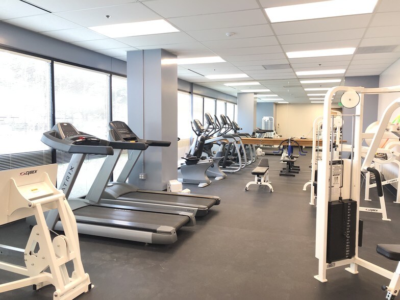 More Photos Of 400 Oyster Point Blvd, South San Francisco Office For Lease