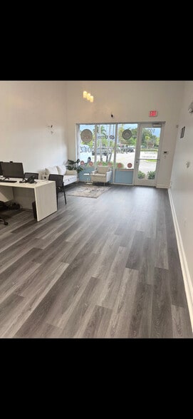 More Photos Of 9640 Stirling Rd, Cooper City Storefront For Lease