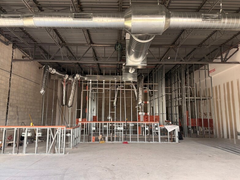 More Photos Of 5628 Circa Fishhawk Blvd, Lithia General Retail For Lease