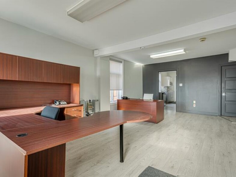 More Photos Of 95-97 Saint-Sylvestre Rue, Longueuil Storefront Retail Residential For Sale